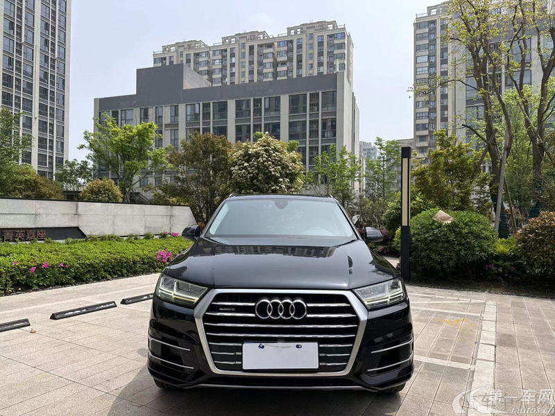 奥迪Q7 45 [进口] 2018款 3.0T 自动 S-Line运动型 