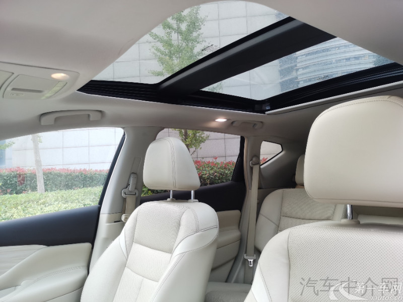 日产楼兰 2015款 2.5L 自动 前驱 XV豪华版 (国Ⅴ) 