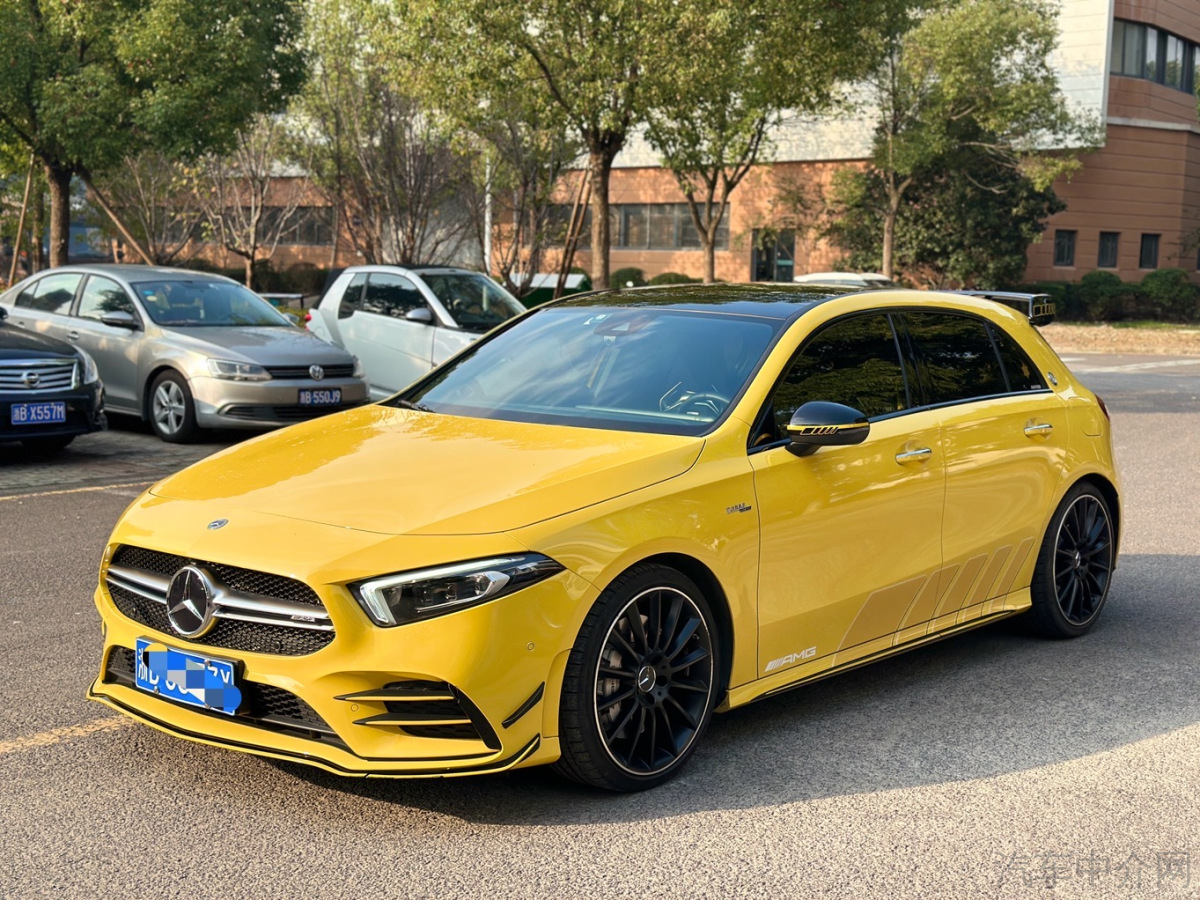 奔驰A35 [进口] 2023款 2.0T 自动 灿日特别版价格0万 