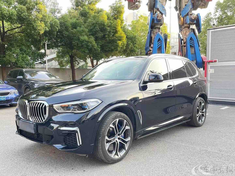 宝马X5 xDrive30Li 2022款 2.0T 自动 尊享型M运动套装 (国Ⅵ) 