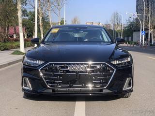 奥迪A7掀背 40TFSI 2.0T 自动 豪华型 