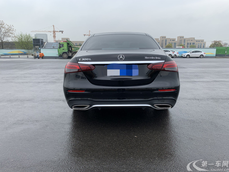 奔驰E级 300L 2022款 2.0T 自动 汽油 豪华型 (国Ⅵ) 