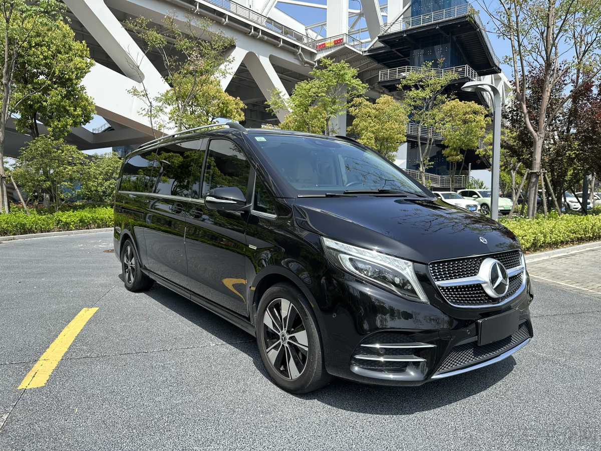 奔驰V级 2021款 2.0T 自动 V260L长轴距豪华版 价格0万 