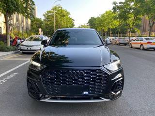 奥迪Q5L 40TFSI 2.0T 自动 时尚动感型 