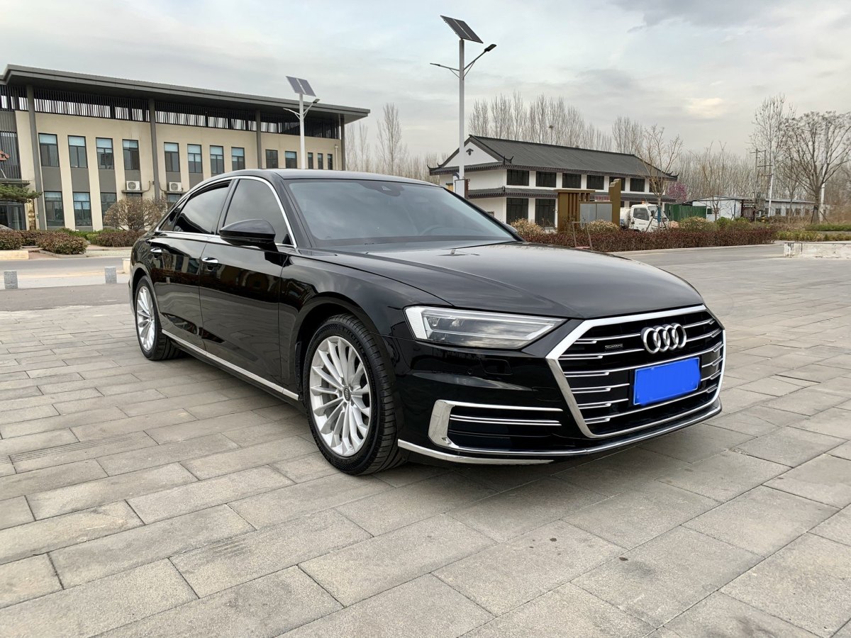 奥迪A8L 55 [进口] 2019款 3.0T 自动 汽油 豪华型价格0万 