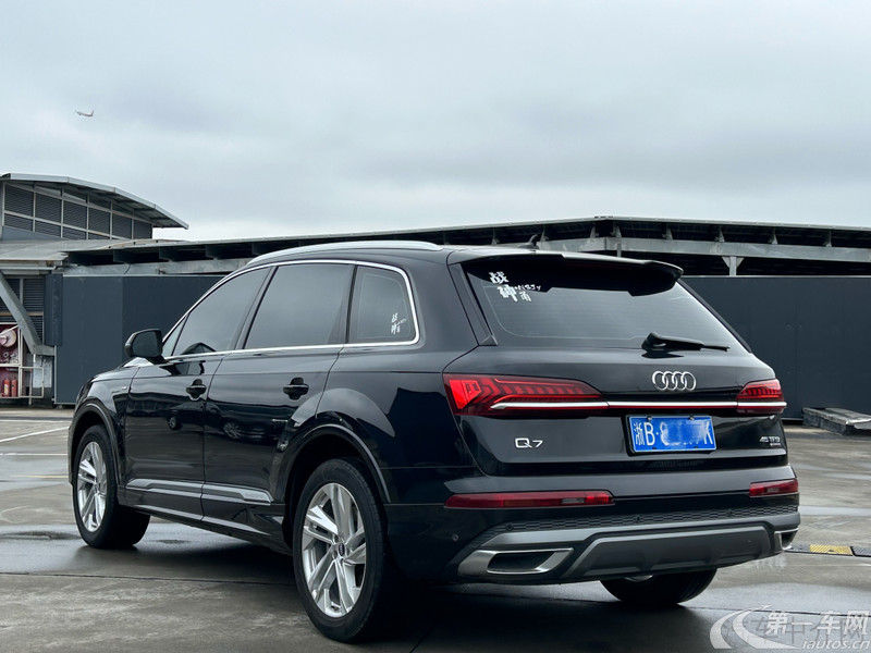 奥迪Q7 [进口] 2021款 2.0T 自动 标准型欧规版平行进口 