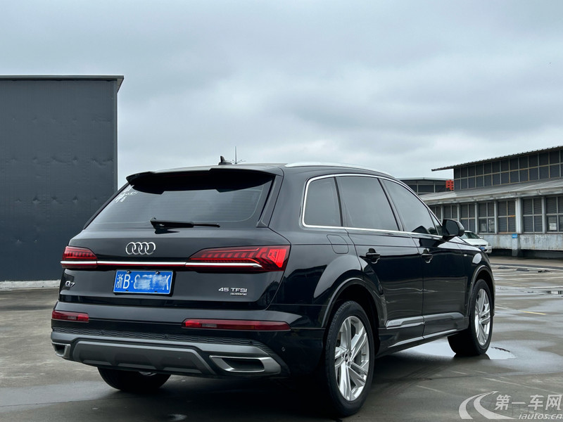 奥迪Q7 [进口] 2021款 2.0T 自动 标准型欧规版平行进口 