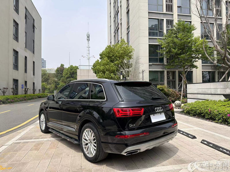 奥迪Q7 45 [进口] 2018款 3.0T 自动 S-Line运动型 