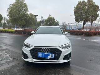 奥迪A4L 40TFSI 2.0T 自动 豪华动感型 