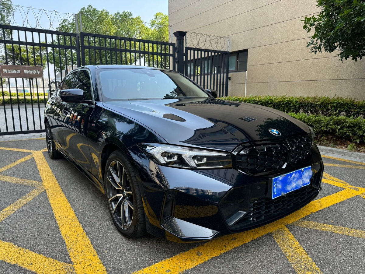 宝马3系 330Li 2023款 2.0T 自动 汽油 M运动曜夜套装 价格0万 