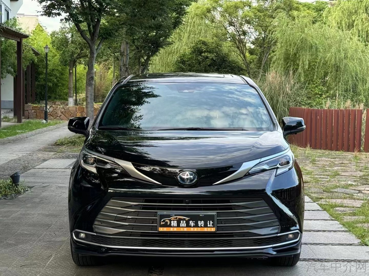 丰田塞纳 [进口] 2023款 2.5L 自动 8座 LE加规版平行进口价格0万 