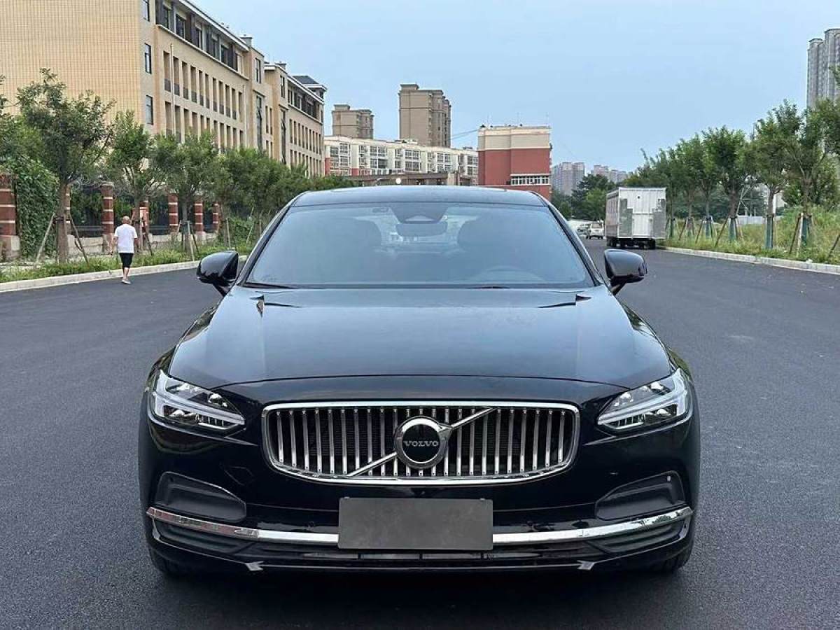 沃尔沃S90 B5 2022款 2.0T 自动 智逸豪华版 价格0万 