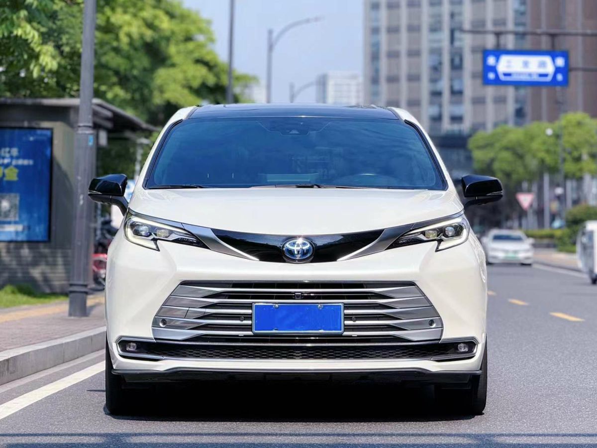 丰田塞纳 [进口] 2022款 2.5L 自动 7座 LTD加规版平行进口价格0万 