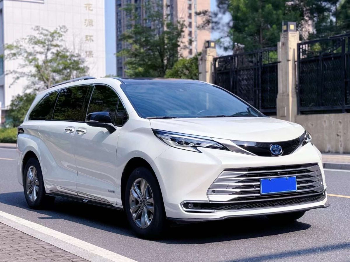 丰田塞纳 [进口] 2022款 2.5L 自动 7座 LTD加规版平行进口价格0万 