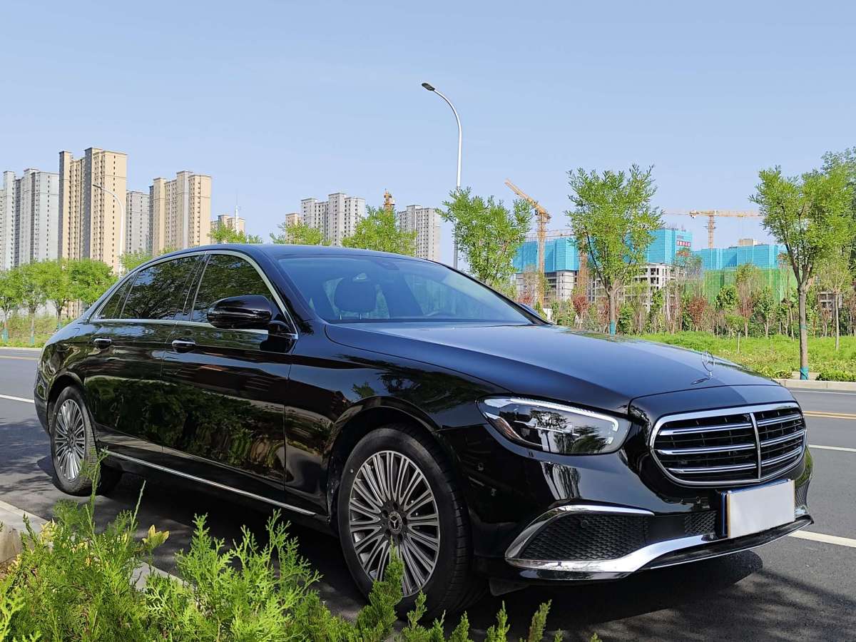 奔驰E级 300L 2022款 2.0T 自动 汽油 改款三豪华型 价格0万 