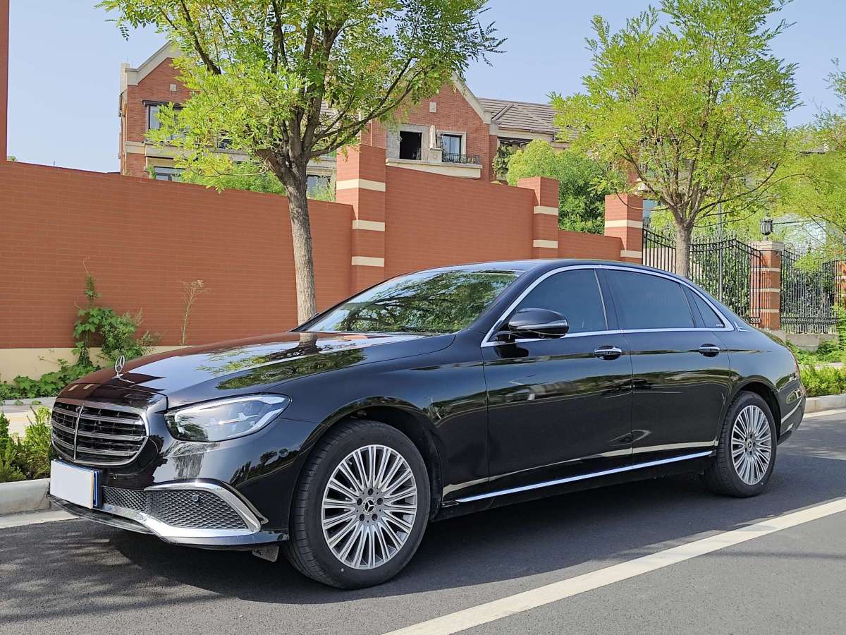 奔驰E级 300L 2022款 2.0T 自动 汽油 改款三豪华型 价格0万