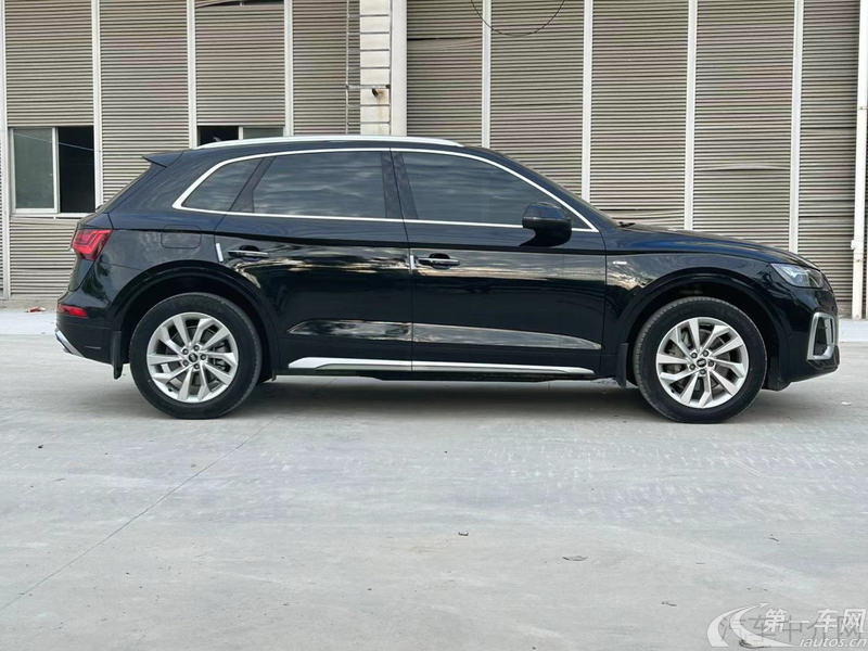 奥迪Q5L 40TFSI 2022款 2.0T 自动 改款豪华动感型 (国Ⅵ) 