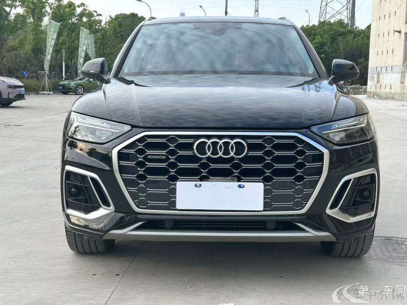 奥迪Q5L 40TFSI 2022款 2.0T 自动 改款豪华动感型 (国Ⅵ) 