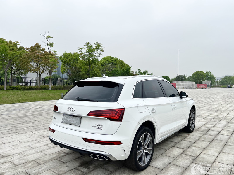 奥迪Q5L 45TFSI 2022款 2.0T 自动 改款臻选动感型 (国Ⅵ) 