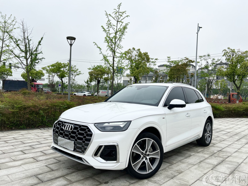 奥迪Q5L 45TFSI 2022款 2.0T 自动 改款臻选动感型 (国Ⅵ) 