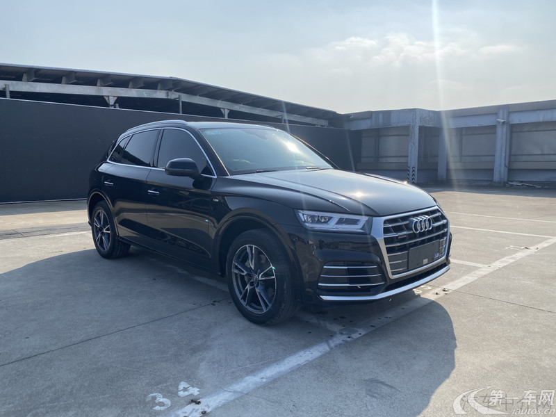 奥迪Q5L 40TFSI 2021款 2.0T 自动 时尚动感型 (国Ⅵ) 