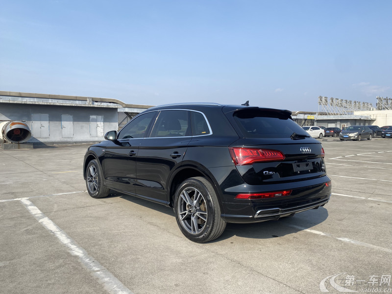 奥迪Q5L 40TFSI 2021款 2.0T 自动 时尚动感型 (国Ⅵ) 