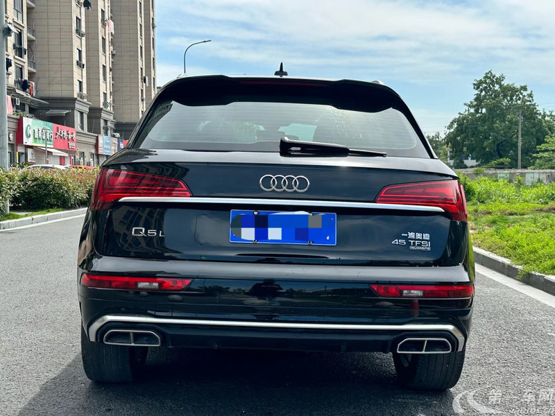 奥迪Q5L 45TFSI 2021款 2.0T 自动 豪华动感型 (国Ⅵ) 