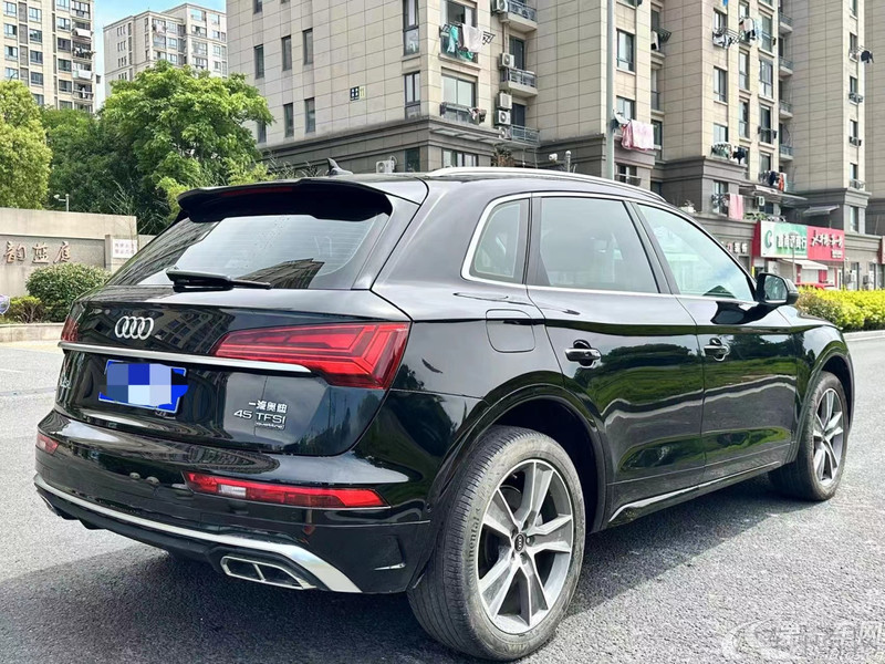 奥迪Q5L 45TFSI 2021款 2.0T 自动 豪华动感型 (国Ⅵ) 