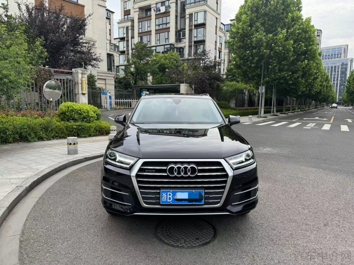 奥迪Q7 [进口] 2018款 2.0T 自动 基本型欧规版平行进口 价格0万 
