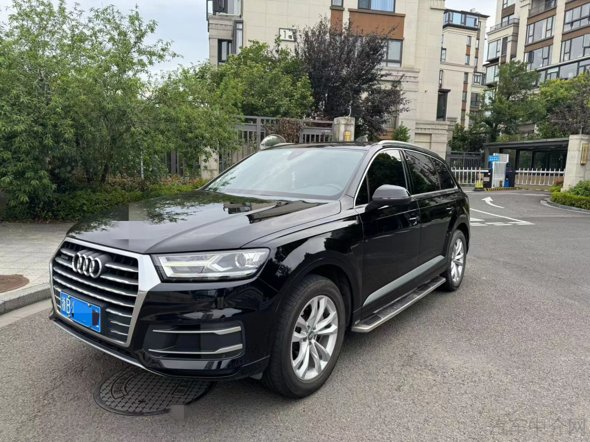 奥迪Q7 [进口] 2018款 2.0T 自动 基本型欧规版平行进口 价格0万