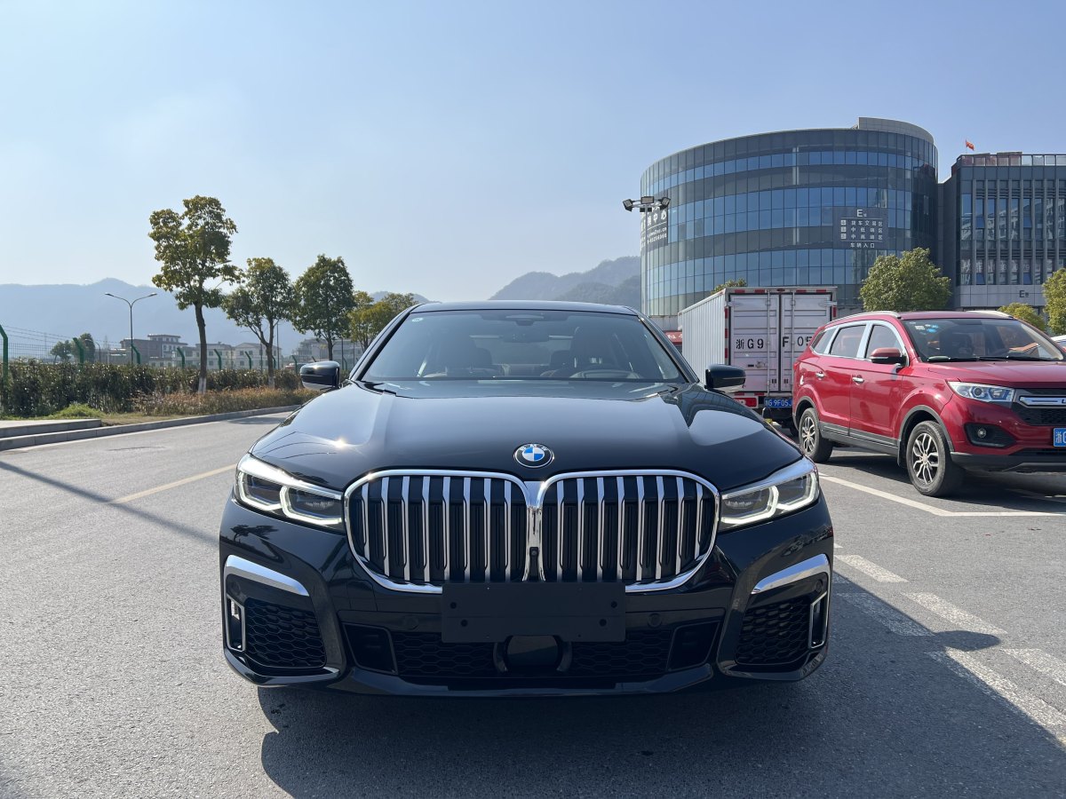 宝马7系 740Li [进口] 2019款 3.0T 自动 汽油 行政型M运动套装价格0万