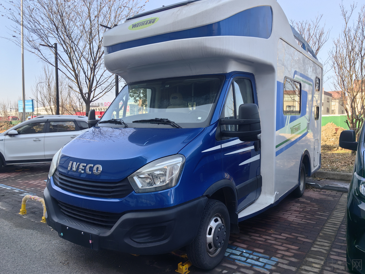 依维柯宝迪 2017款 3.0T 手动 尊享客车高顶 价格0万