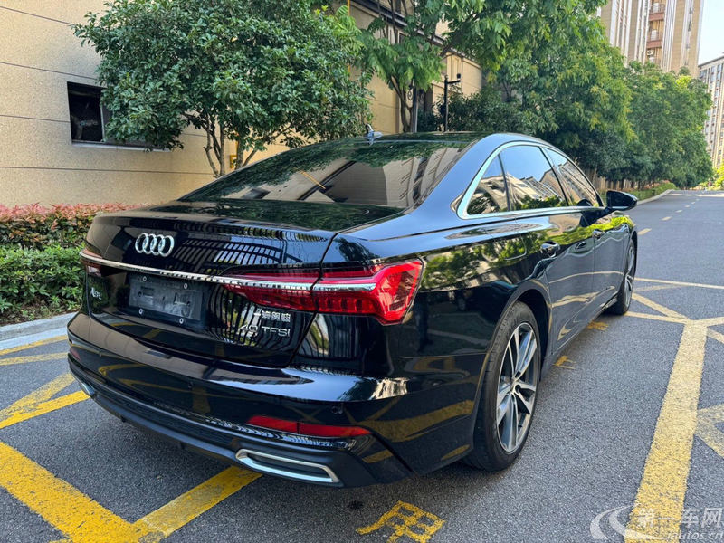 奥迪A6L 40TFSI 2022款 2.0T 自动 豪华动感型 (国Ⅵ) 