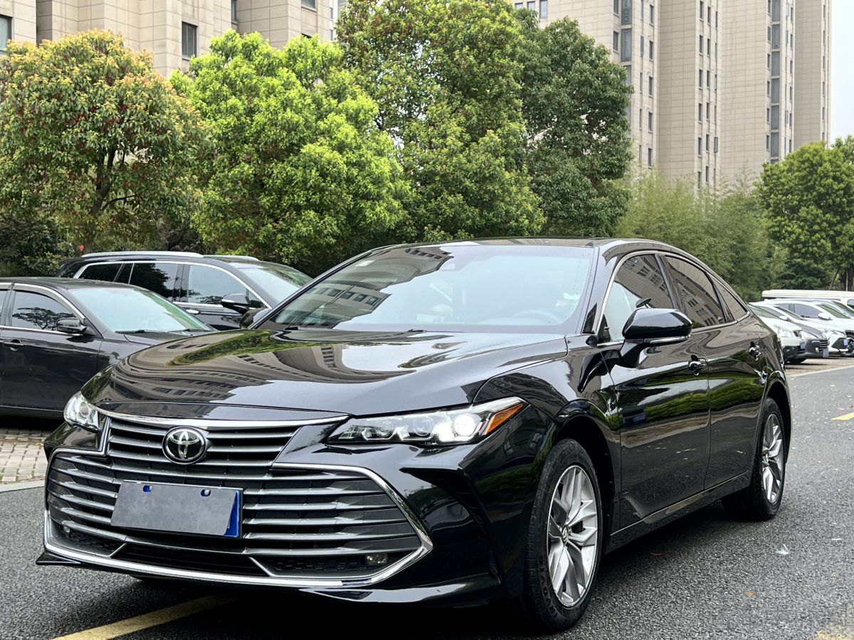 丰田亚洲龙 2019款 2.0L 自动 豪华版 价格0万