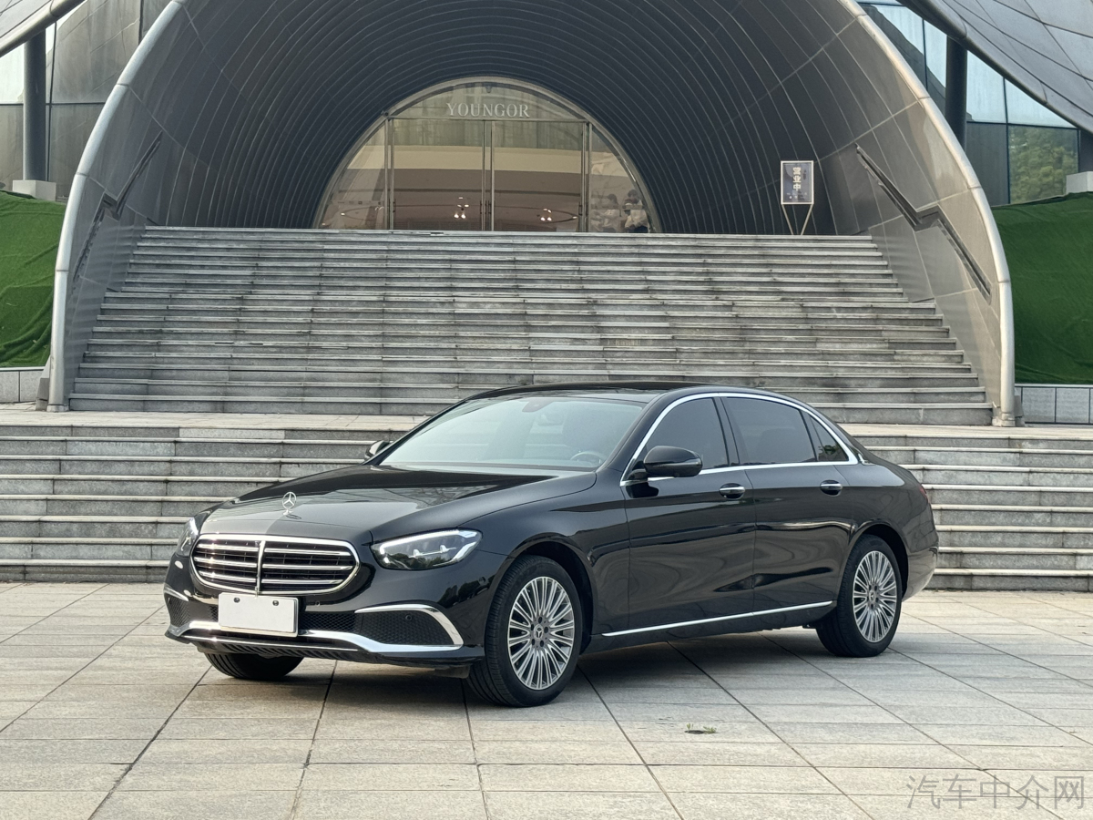 奔驰E级 300L 2023款 2.0T 自动 汽油 豪华型 价格0万 