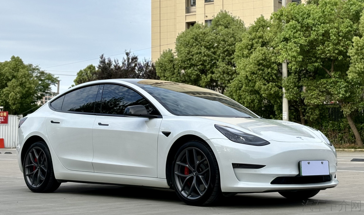 特斯拉MODEL 3 2022款 自动 Performance高性能版四驱 纯电动价格0万 
