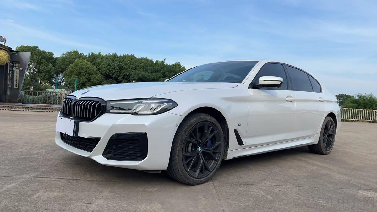 宝马5系 530Li 2023款 2.0T 自动 汽油 尊享型M运动套装 价格0万 