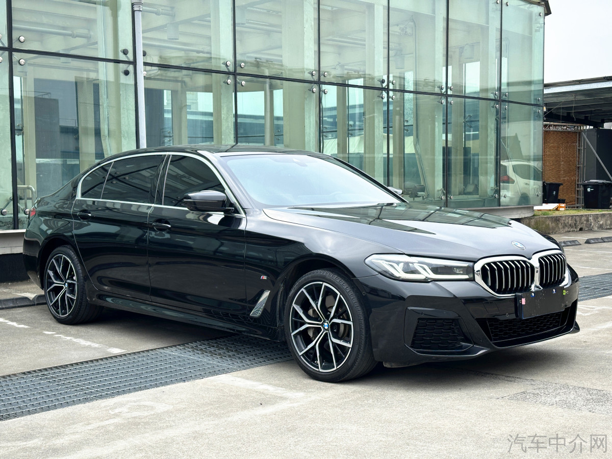 宝马5系 530Li 2022款 2.0T 自动 汽油 改款尊享型M运动套装 价格0万 