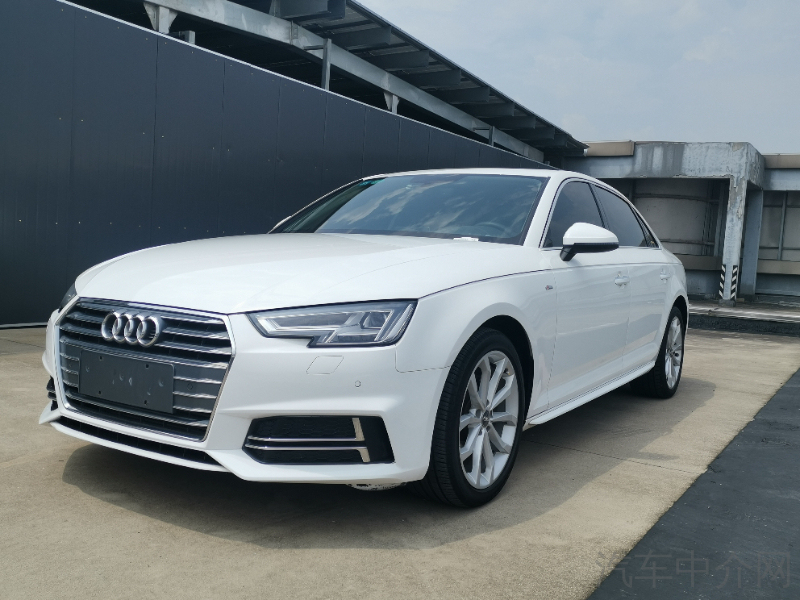 奥迪A4L 2018款 2.0T 自动 30周年时尚型 价格0万