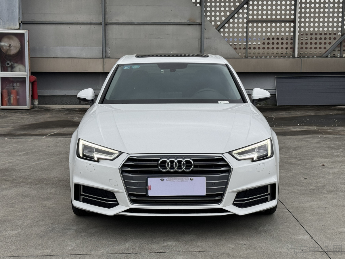 奥迪A4L 2018款 2.0T 自动 30周年时尚型 价格0万 