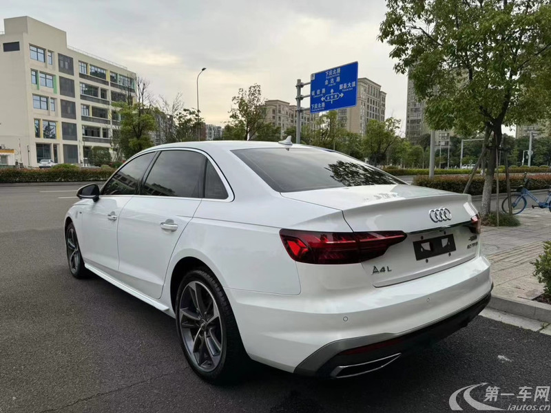 奥迪A4L 2020款 2.0T 自动 豪华动感型 (国Ⅵ) 