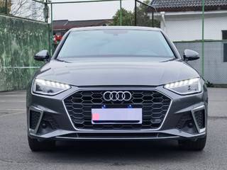 奥迪A4L 40TFSI 2.0T 自动 时尚动感型 