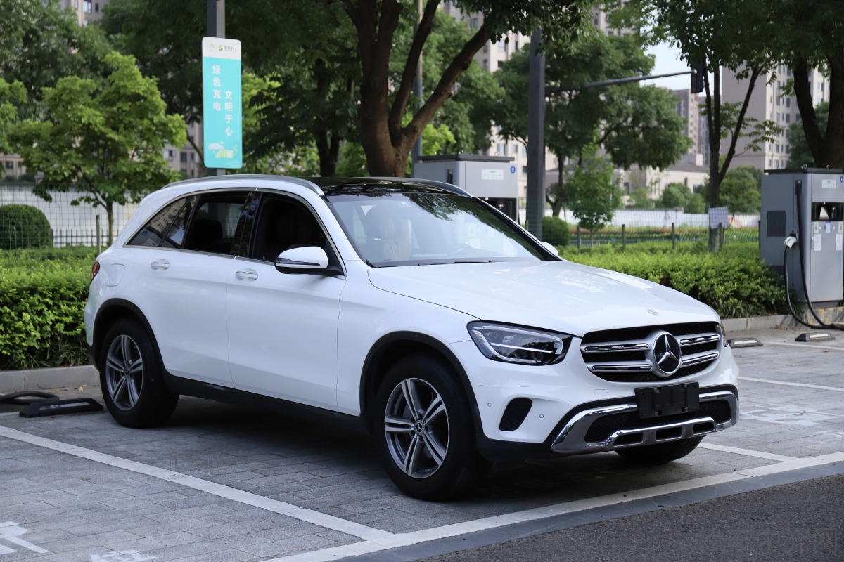 奔驰GLC GLC260L 2022款 2.0T 自动 动感型 价格0万 