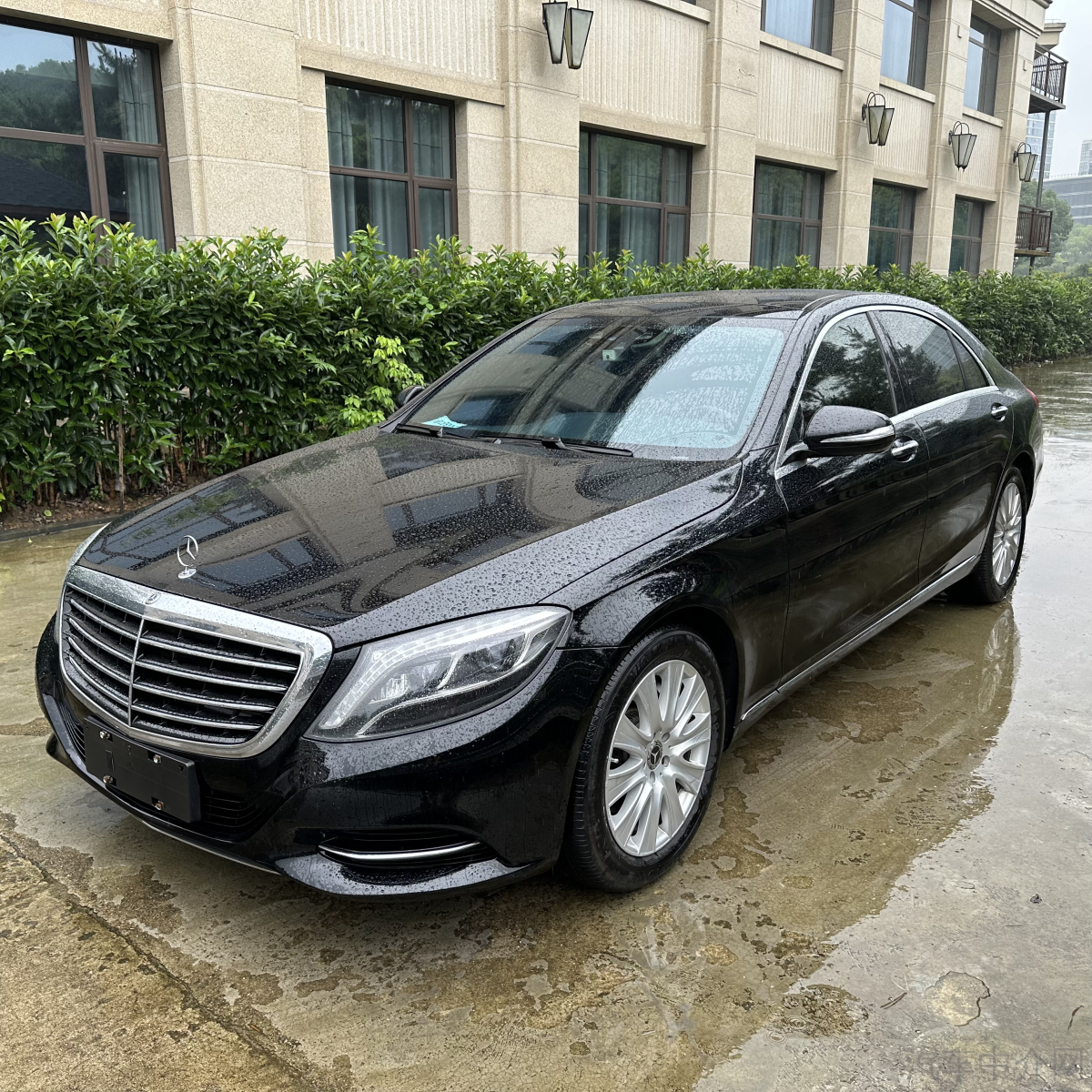 奔驰S级 S320 [进口] 2017款 3.0T 自动 汽油 商务型升级加长版价格0万