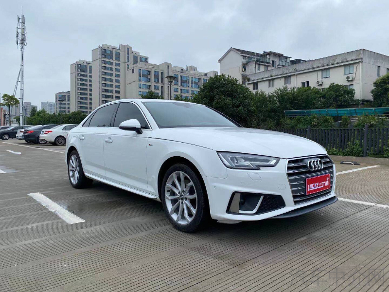 奥迪A4L 2020款 2.0T 自动 时尚动感型 价格0万 