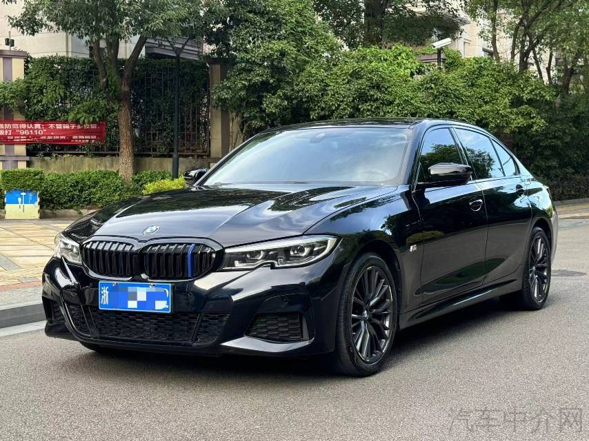 宝马3系 325Li 2022款 2.0T 自动 汽油 改款M运动曜夜套装 价格0万 