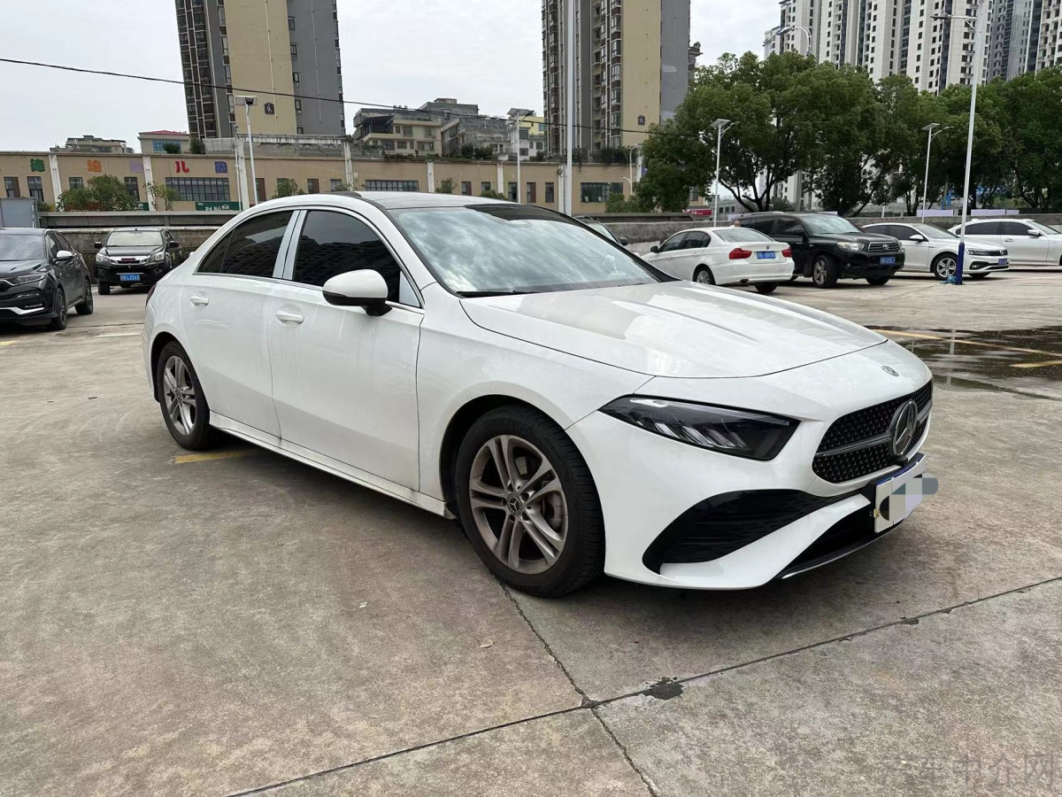 奔驰A级 A200L 2024款 1.3T 自动 动感型 价格0万 