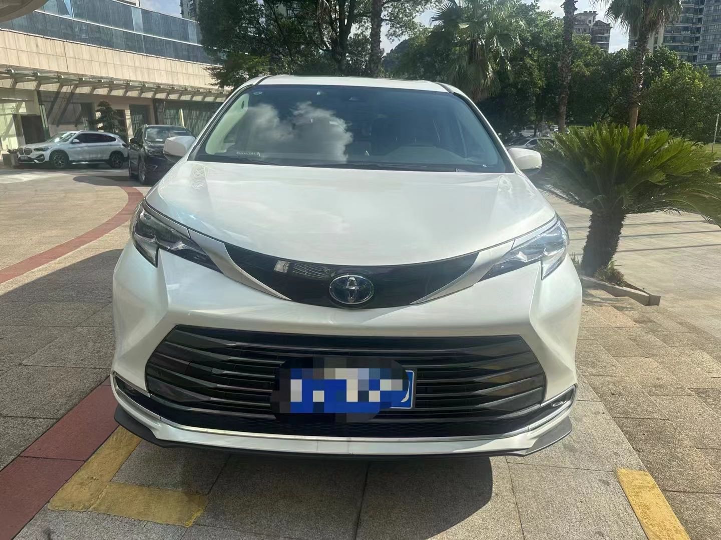 丰田赛那 2023款 2.5L 自动 豪华版 价格0万 