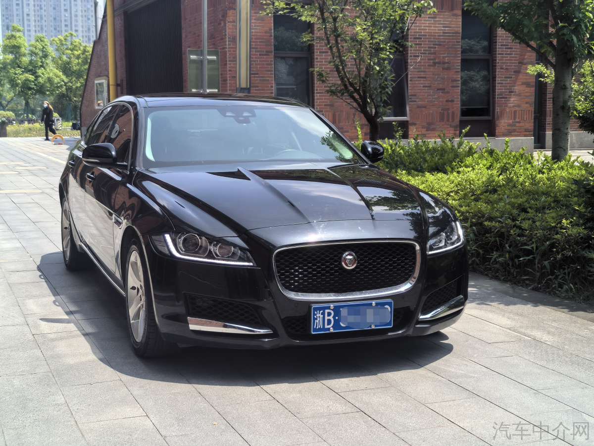 捷豹XFL P250 2020款 2.0T 自动 豪华版 价格0万 