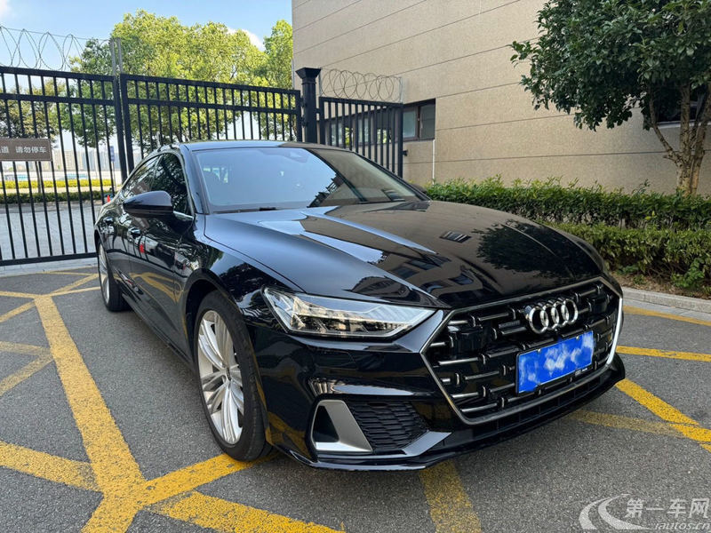 奥迪A7L 45TFSI 2024款 2.0T 自动 奢享型 (国Ⅵ) 